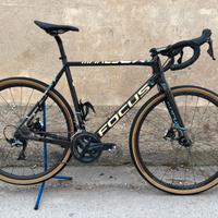 Bici da ciclocross gravel Focus taglia 56 (L)