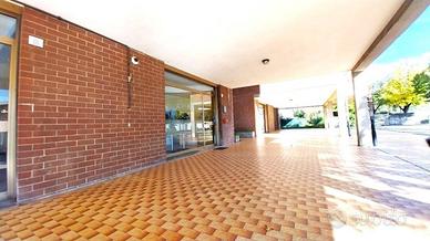 Immobile di 106 m² con 2 locali a Foligno