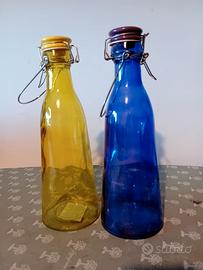 Coppia bottiglie colorate
