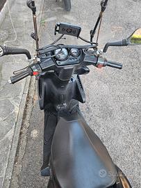 moto Yamaha 50cc Aerox (prezzo trattabile)
