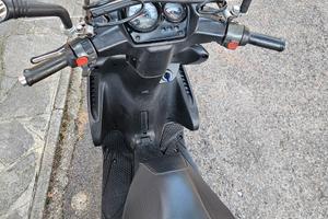 moto Yamaha 50cc Aerox (prezzo trattabile)