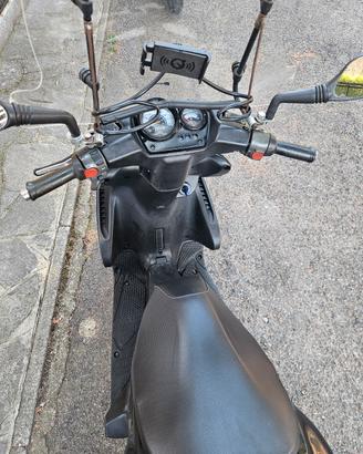 moto Yamaha 50cc Aerox (prezzo trattabile)