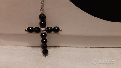 Catenina in argento con crocifisso e perle