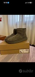 UGG Grigi