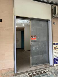 Locale Commerciale - Via Kerbaker 80/B, Vomero (Na