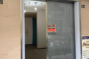 Locale Commerciale - Via Kerbaker 80/B, Vomero (Na