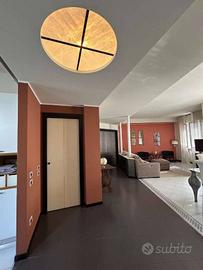 Appartamento di 130 m² con 3 locali e box auto a V