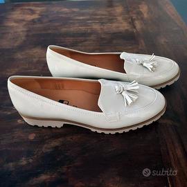 Mocassini bianchi donna con nappine