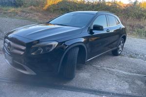 Mercedes Benz gla 180d