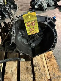 cambio  NISSAN MICRA 1.2 anno 2004 sigla mot CR12