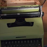 macchina da scrivere olivetti lettera 32