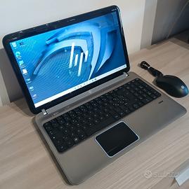 NOTEBOOK HP DA 16 POLLICI IN ALLUMIMIO DORATO.