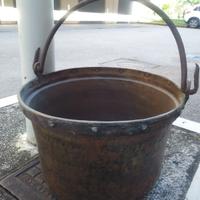 Antica pentola in rame