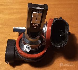 Coppia di lampadine a LED con attacco H11. Nuove