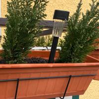 Fioriere da balcone con vaso e piante