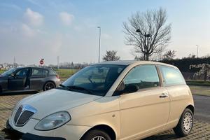 Auto Lancia Ypsilon