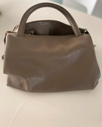 Borsa a mano in pelle color tortora