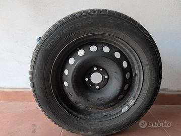 Kit 4 Gomme Invernali Nokian 205/60 R16 96H  