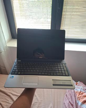 PC Acer Aspire E1-531