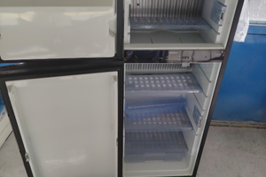 Frigorifero trivalente DOMETIC doppia porta