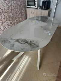 Tavolo effetto marmo