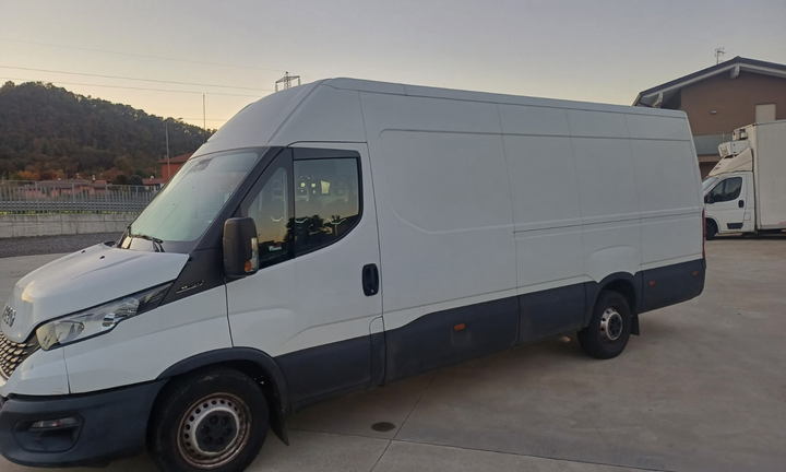 Iveco daily furgone lungo km 87000