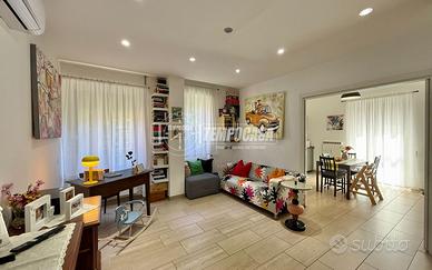 TRILOCALE A POCHI MINUTI DALLA SVIZZERA CON BOX