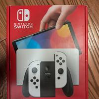 Nintendo Switch OLED + giochi e accessori 