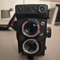 Yashica mat 124G