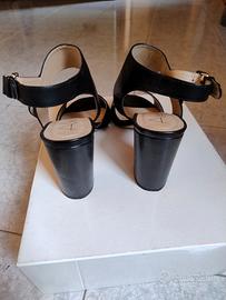 sandali neri  num. 38  