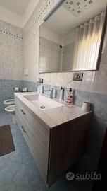 Mobile bagno moderno sospeso 124 cm con lavabo