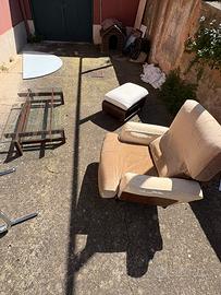 Arredo Vintage Anni 70: Poltrona, Pouf, Tavolino