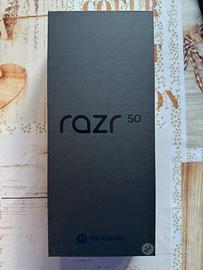 Smartphone Motorola Razr 50 5G 256GB Nuovo