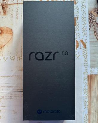 Smartphone Motorola Razr 50 5G 256GB Nuovo