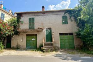 3 LOCALI A VASANELLO