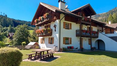 Villa Rita piano terra giardino e terrazza 8 posti