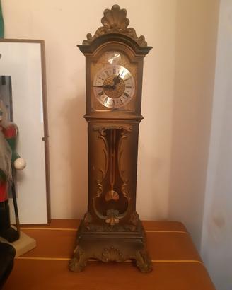 Orologio a pendolo da tavolo vintage 