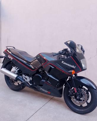 moto Kawasaki gpx 750