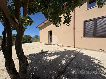 VILLA SINGOLA A LUZZI