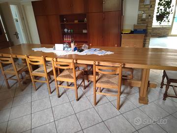 Tavolo lungo 4,5 metri in rovere massello.