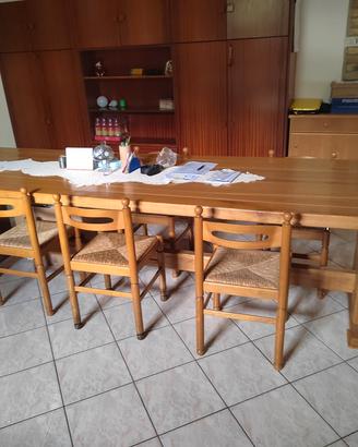 Tavolo lungo 4,5 metri in rovere massello.
