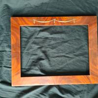 Cornice impiallacciata