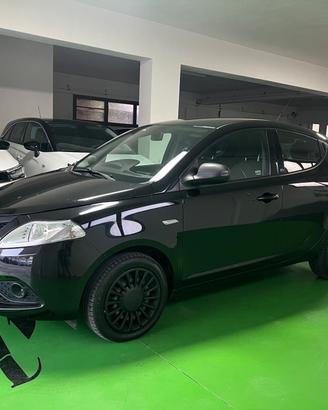 Lancia Ypsilon 1.2 69 CV 5 porte Elefantino Blu