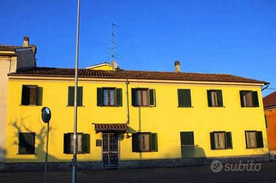 Casa indipendente di 300 m² con più di 5 locali e 