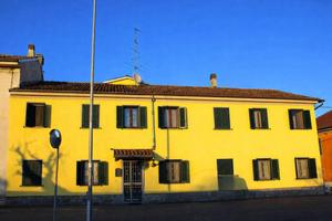 Casa indipendente di 300 m² con più di 5 locali e 