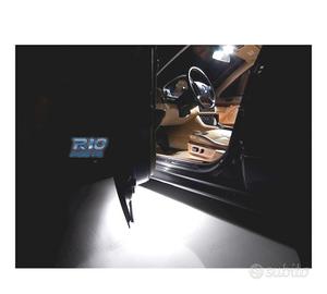 PLAFONI LED LUCE PER PIEDI E PORTE BMW