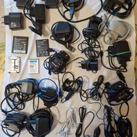 Lotto di caricabatterie, auricolari e batterie