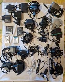 Lotto di caricabatterie, auricolari e batterie