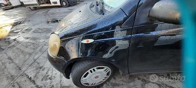 TOYOTA YARIS 2001 - PARAFANGO SINISTRO
