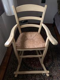 Sedia a dondolo in legno